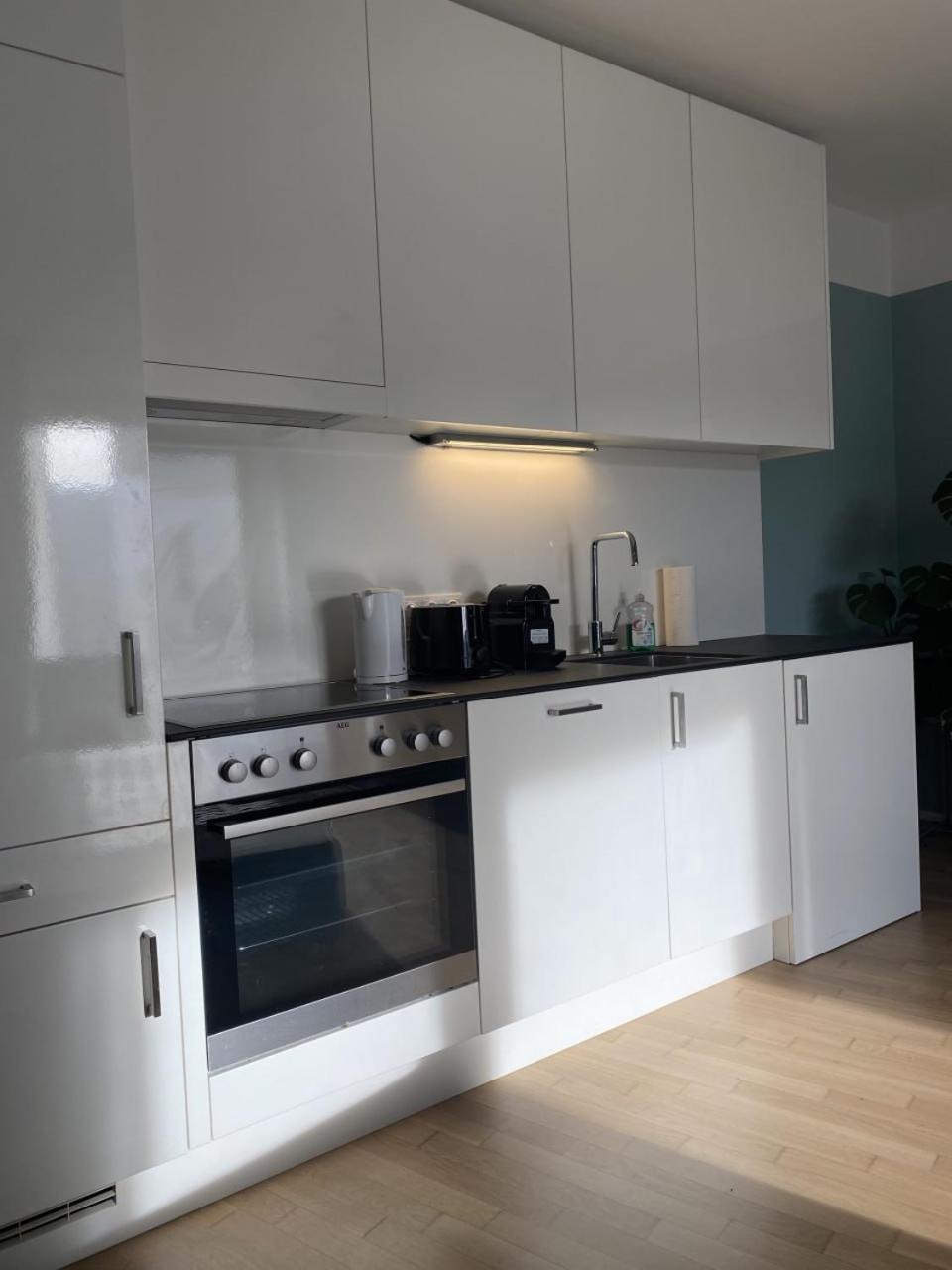 Decorous Cozy City View Suite Виена Екстериор снимка