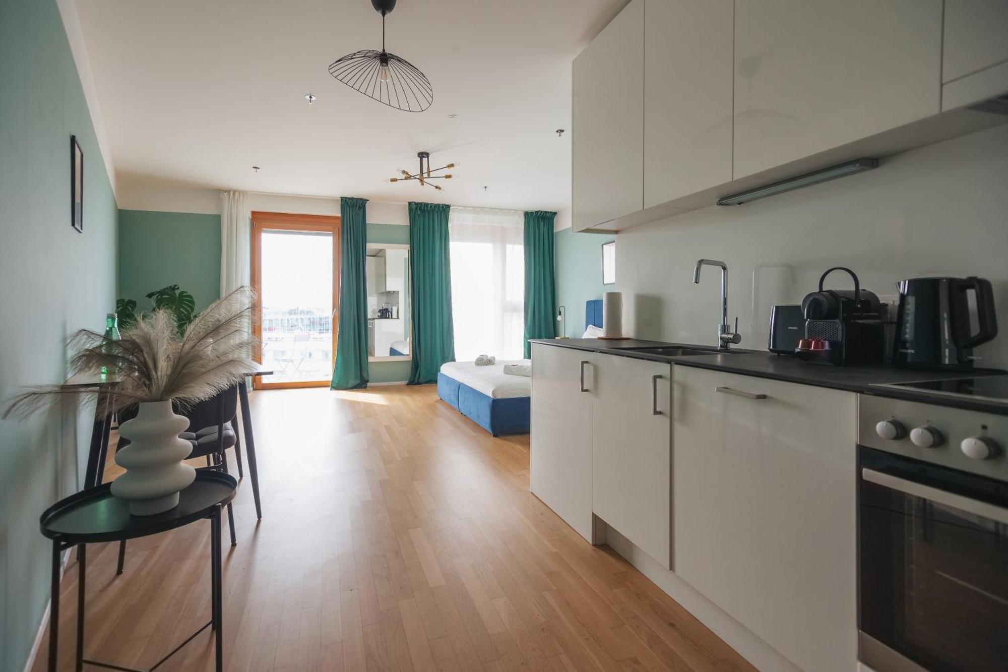 Decorous Cozy City View Suite Виена Екстериор снимка
