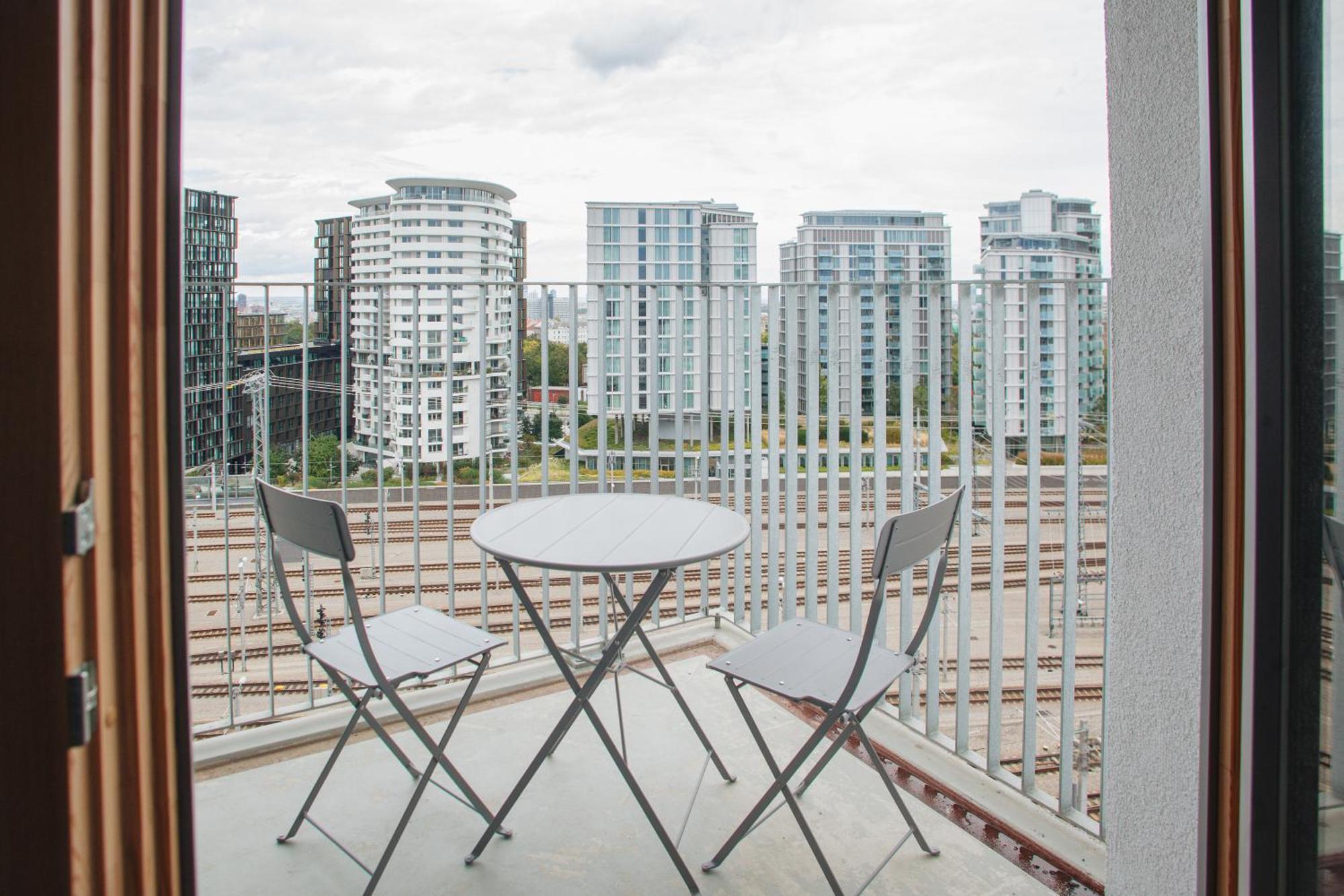 Decorous Cozy City View Suite Виена Екстериор снимка