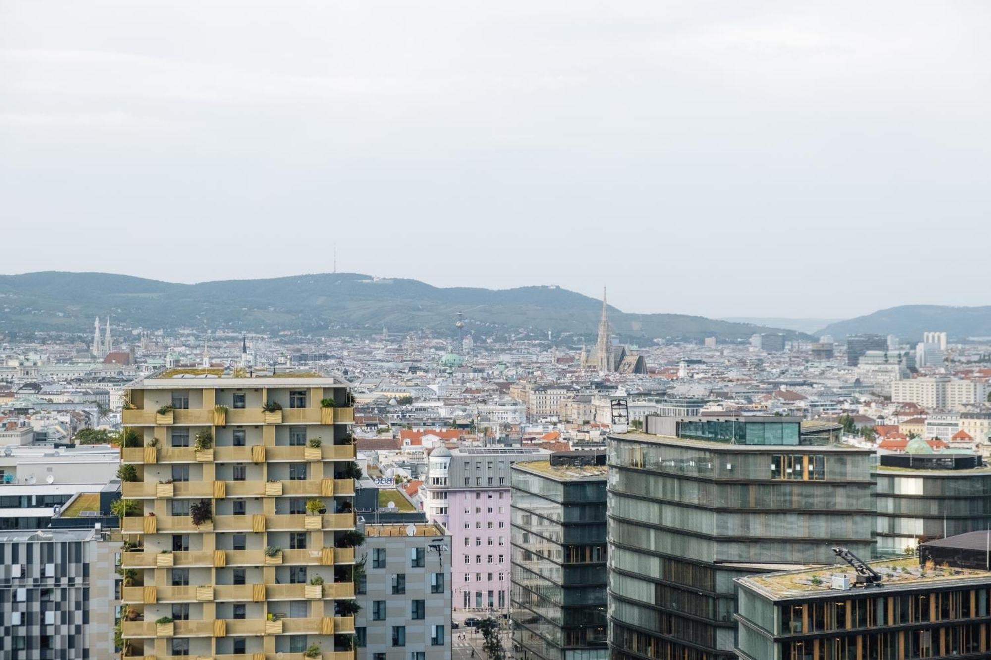 Decorous Cozy City View Suite Виена Екстериор снимка