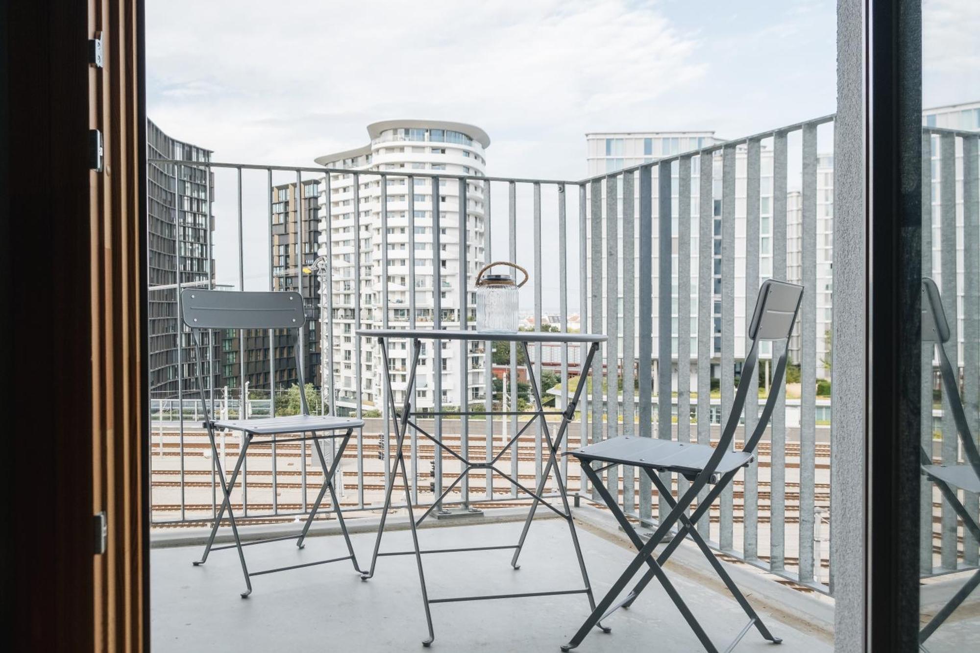 Decorous Cozy City View Suite Виена Екстериор снимка